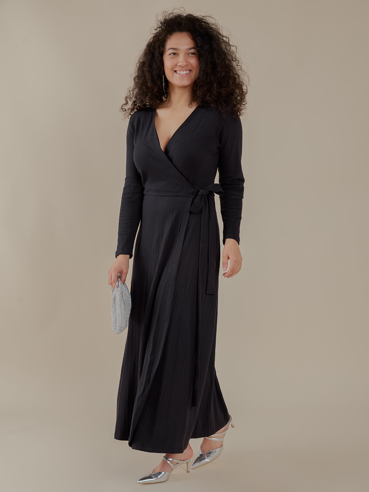 black wrap maxi dress Goan / lining made from 100% polyester Erenza Maxi Dress - Extended