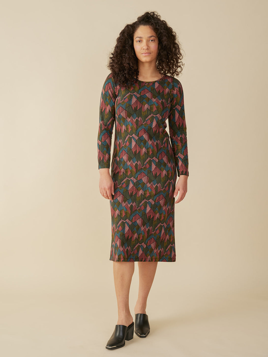 Nova Long Sleeve T-Shirt Midi Dress fitted style on Model - Mata Traders
