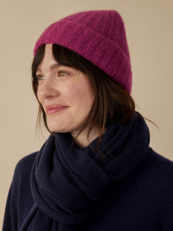 Cashmere Ribbed Beanie - Magenta Cashmere