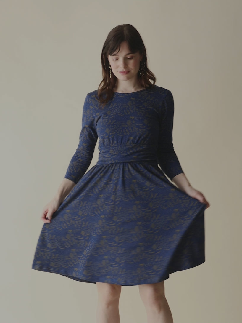Novela Dress  Model Fit Video Cobalt Foxes Navy Blue Print _ Mata Traders