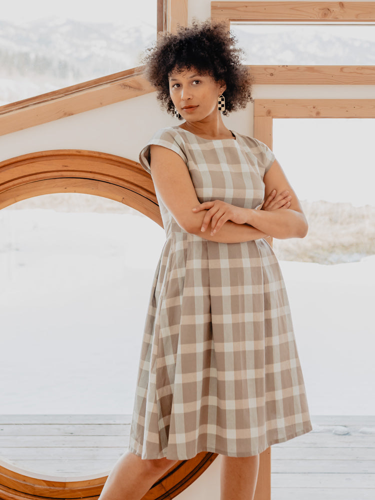 Black Plaid Dress. Midi Tartan Dress. Casual Outfit With Pockets 3